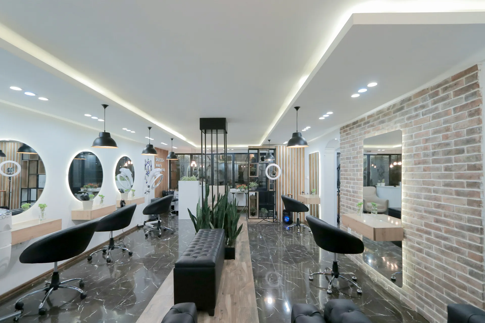 Proraso premium grooming products available at The Good Barbers Zurich