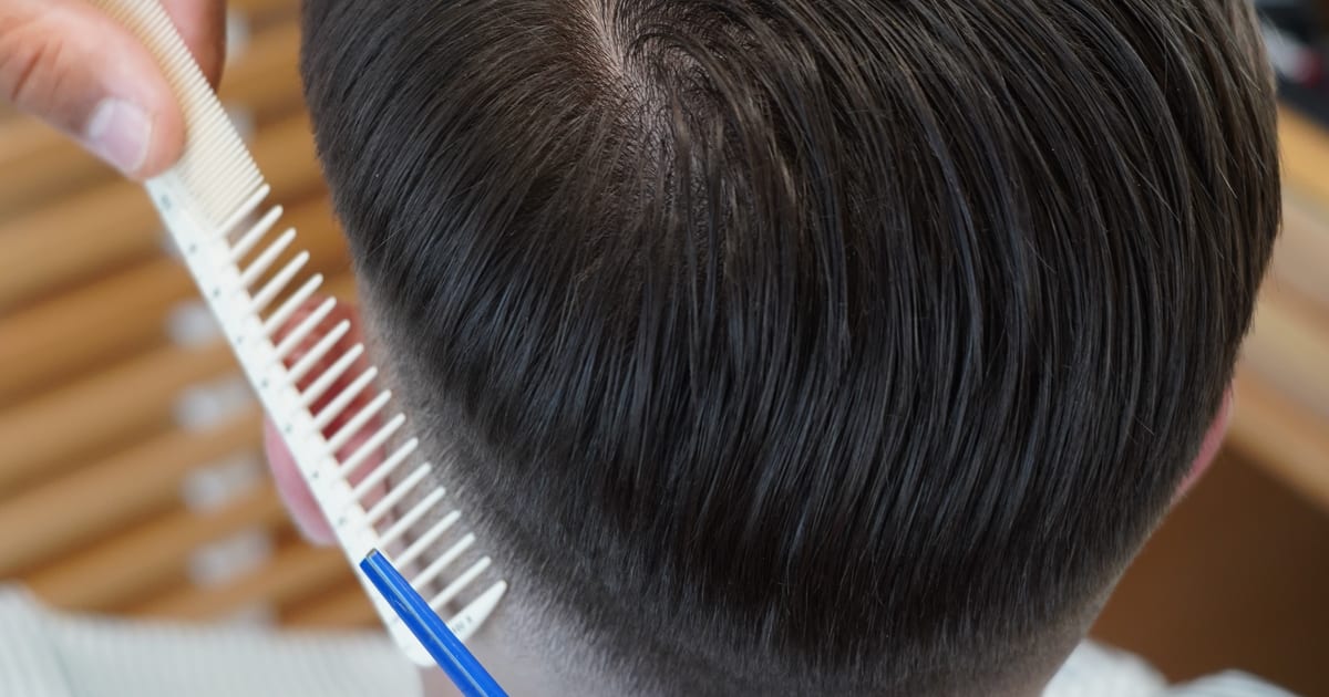 Haare wachsen lassen als Mann: Phasen, Zeitplan und die richtigen Schnitte